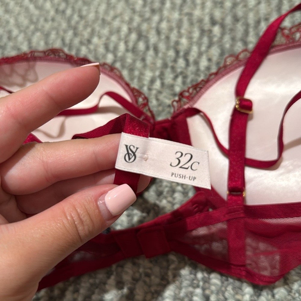 Victoria’s Secret push up bra Midnight Affair Embroidery Push-Up Red - Picture 5 of 7